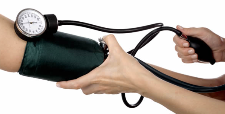 POGREŠNO MJERENJE KRVNOG PRITISKA SKORO GA KOŠTALO ŽIVOTA: Čak 90 odsto ljudi pravi ovu grešku ikvari rezultat