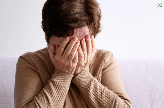 Kada mi se muž razbolio, KUPALA SAM GA i MIJENJALA MU PELENE: Jedno jutro me je poslao po čokoladu, a kada sam se vratila zatekla sam UŽAS I RASPALA SE OD BOLA