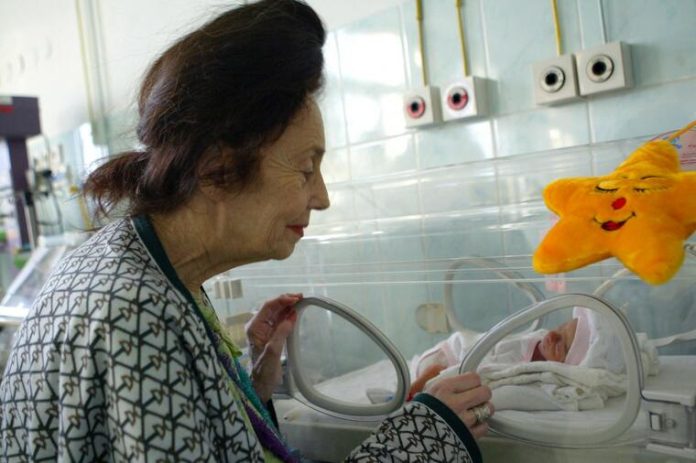 Adrijana je prvo dete rodila u 66