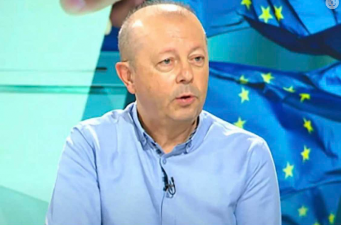 Ljudi misle da im je pa0 pritisak, a ustvari srce je stalo na trenutak: Srpski kardi0log otkrio šta prvo da uradite kad preskače i lupa