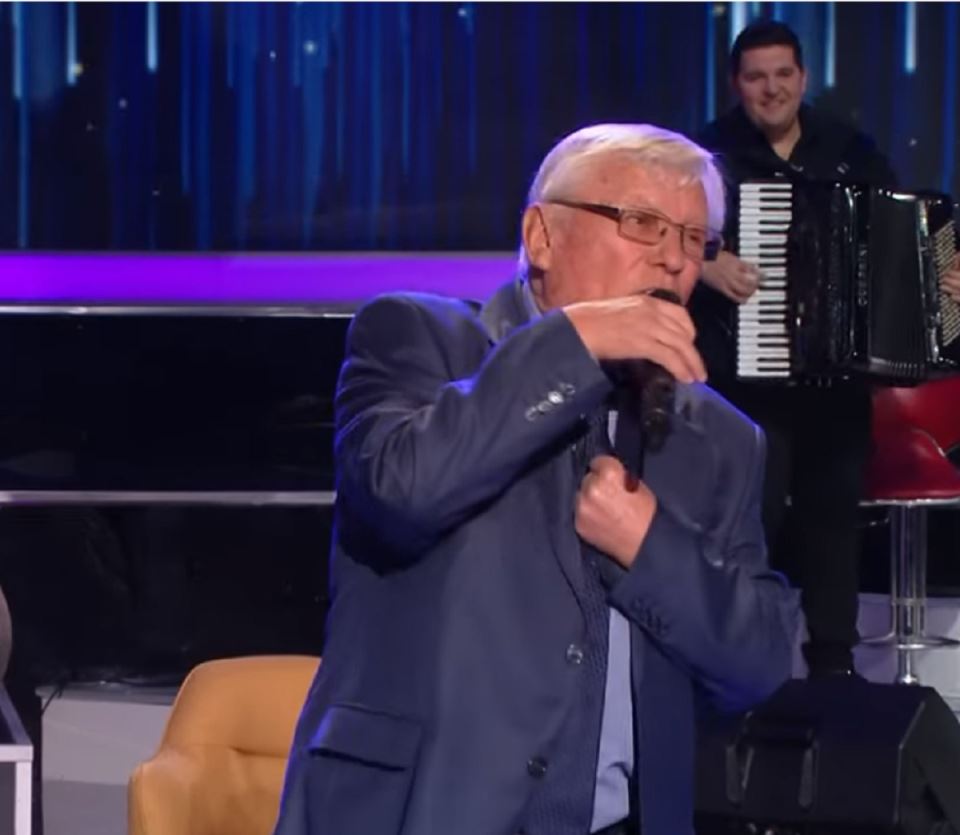 Po rođenju on mu na neverovatan način odredio sudbinu, tvrdili da su ga živog sahranili, pa isplivala šok istina: Postao naš čuveni pevač, a ne izlazi iz štale