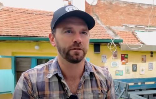 Amerikanac seo u Skadarliju, pa doživeo šok od našeg konobara: “Prvo me uvredio, a posle uradio nešto za šta sam shvatio kakvi su Srbi ljudi”