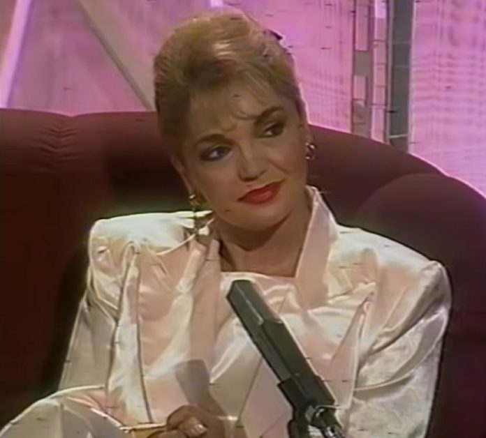 Fatalna misica dobila sina sa direktorom RTS-a, a da bi mu sačuvala živu glavu morala je da pobegne iz Srbije: Evo kako danas izgleda