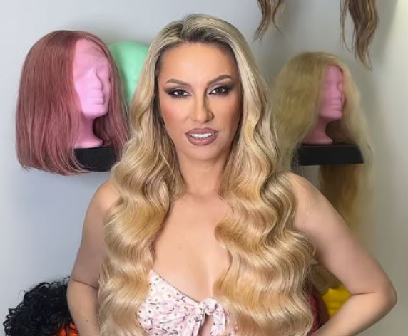 Nije imala gde da se kupa, koristila poljski WC, majka joj umrla na rukama, a veza sa 9 godina mlađim je dokrajčila: Žena Saše Popovića je “izvukla iz blata”