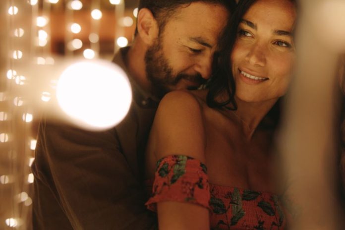 “Nikad vam neće pasti na pamet koji kućni uređaj je otkrio da muž vara ženu”: Inspektor otkrio preljubu pa podelio neverovatan događaj koji je i njega iznenadio