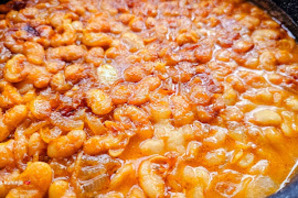 Pasulj bez mesa na turski način: Jedan sastojak daje mu poseban šmek, smazaćete ga očas posla, nema greške