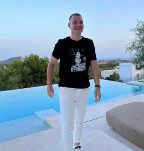 Filip nije jedini Živojinović s kojim je bila: Evo s kojim Breninim sinom je Prija bila, brat sve objavio, ne mogu više da šutim – čije dijete je rodila, puče bruka..