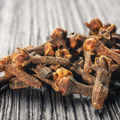 Dodajte karanfilić u bebi ulje ZA 1 MINUT BIĆETE ŠOKIRANI REZULTATOM