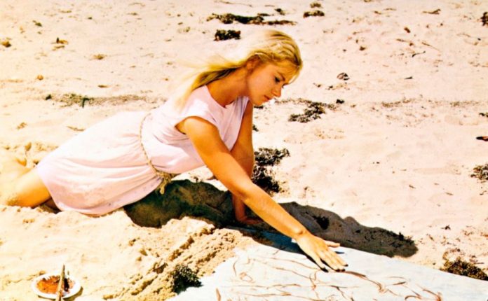 Heleni je kad je bila devojka, gatara pogledala u dlan i prorekla joj sudbinu: Nakon njenih reči, u 4