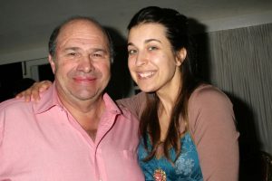 Jelena se preudala za devera, jer je muž s kojim ima decu “nesposoban” da obezbedi stan: Svekrvu ne pušta da priđe “vili”, a njene reči će je progoniti do groba