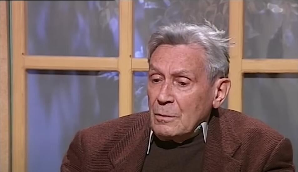 Kad je Vladeta Jerotić odbio Aleju velikana, počiva na ovom skrovitom mestu, bez raskoši i pompe: Pored NJE je čuveni akademik sahranjen po ličnoj želji