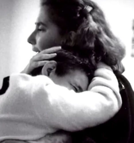 Mariju mama kao bebu strpala u kokošinjac i zarobila je na 10 godina, braća o svemu ćutala: Kad je nađena, sve šokiralo u šta se pretvorila, a evo kako sad živi