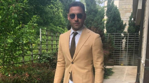 Nakon razvoda postao pravi biznismen: Duško Tošić ulaže milijune u APARTMANE, poznata destinacija , a najveća podrška mu je ova poznata BRINETA koja se ne odvaja od njega