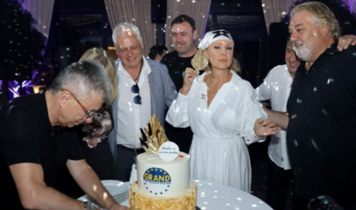 OMILJENI PJEVAČ “GRANDA” DOŽIVIO INFARKT Priključen na aparate, ugrađena mu hitno dva bajpasa