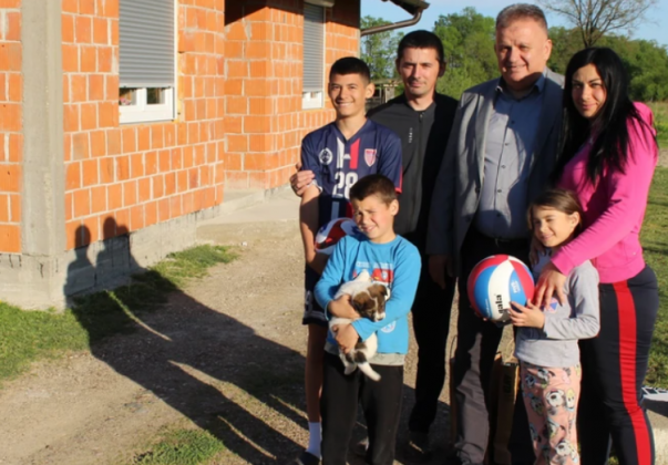 Ovaj Bosanac ima NAJLUĐE IME na Balkanu! Pop mu zbog toga ZABRANIO ULAZAK U CRKVU, a policija ga pušta BEZ KAZNE kad zgreši