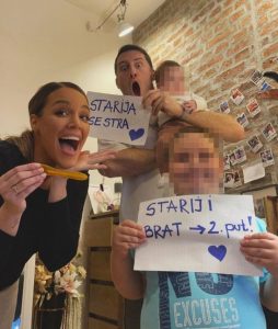 Pevačica kad je upoznala muža nije mogla očima da ga vidi, pa s njim dobila dvoje dece za godinu dana: Imali najlepši brak, a vest o razvodu šokirala javnost