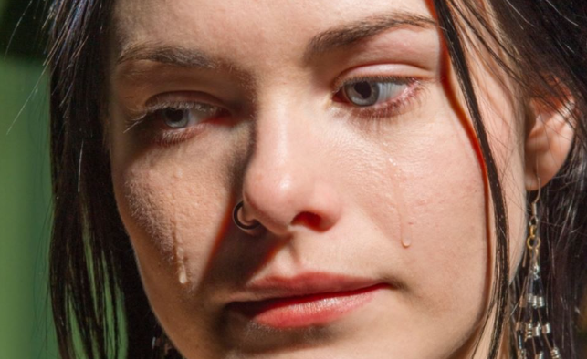 Rekla sam mužu da prestane da šalje novac svojoj majci — sada se ona ponaša kao žrtva.