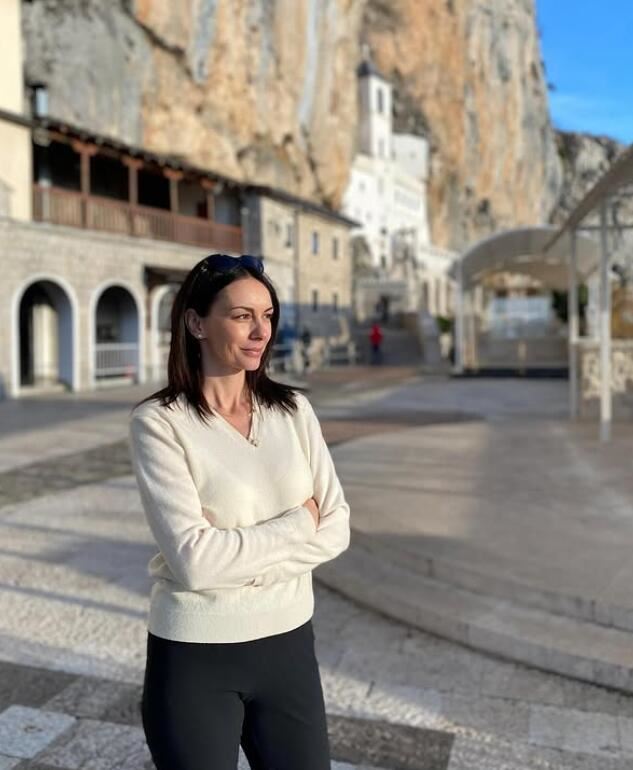 Sloboda Mićalović u potpunosti promenila imidž: Odrekla se svog zaštitnog znaka zarad crvene boje kose