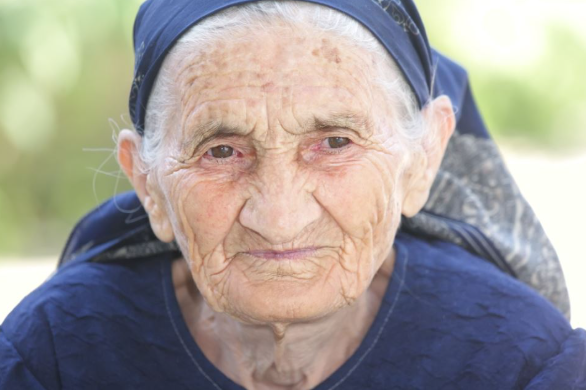 VIC DANA: HODŽA U AUTOBUSU