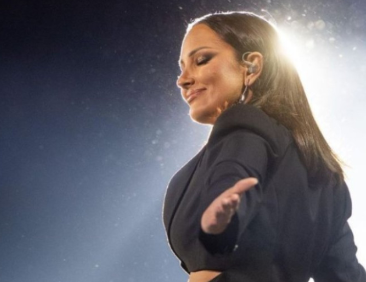 Isto ružno pače, zubi kao raspored časova! Veliki nos i uši kao kod slona! Pogledajte kako je izgledala Aleksandra Prijović dok je išla u srednju školu, užas