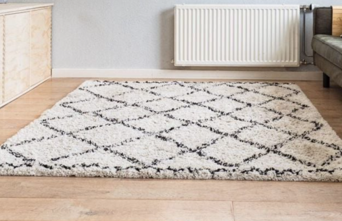 Jedan sprej poprskajte po tepihu i brzo će blistati kao nov: Tako jednostavno, a trebaju 3 sastojka