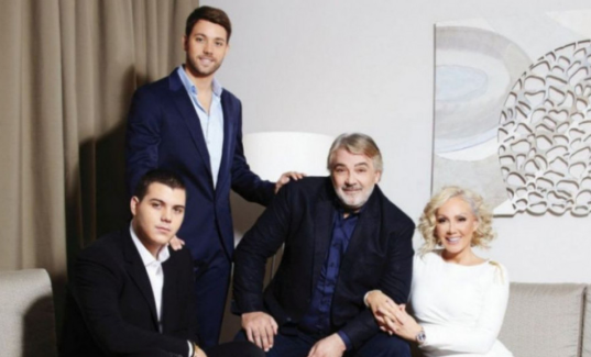 Kakva godina za porodicu Živojinović: Ovu vest je Brena najviše priželjkivala-BRUKA,zar ona nije prestara za još jednu trudnoću?