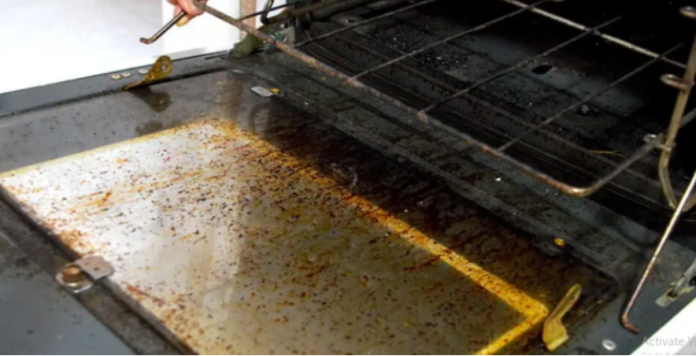 KUĆNI TRIK, kako 0čistiti i 0dmastiti staklo sa unutrašnje strane rerne: Ne morate ništa da rastavljate – brzo i jednostavno!