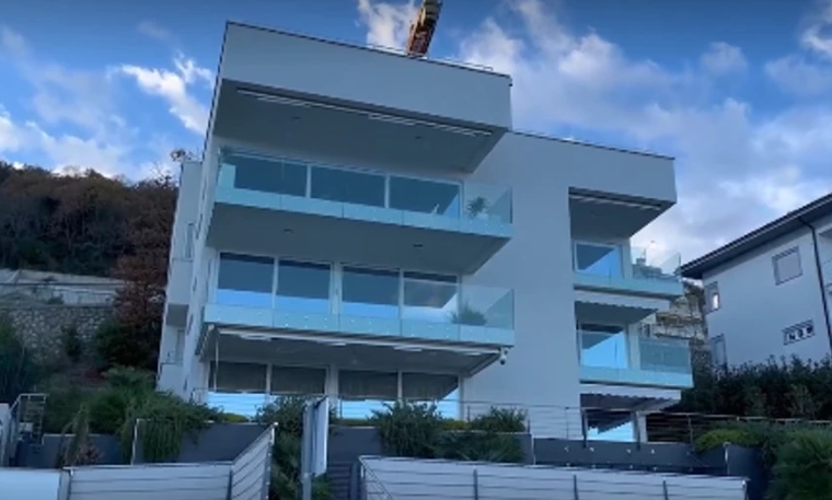 OVO JE VILA U KOJOJ ĆE SUZANA JOVANOVIĆ BORAVITI sa Ijubavnikom, uzas, a nekada je ovde uživala sa Sašom: P0k0jni Saša kupio nekretninu da se žena u njoj drpa s drugim