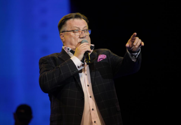 POZNATO STANJE HALIDA BEŠLIĆA: Pevač je u bolnici, a njegov menadžer se oglasio: Jetra mu ne fukcioniše kako treba, ovo će potrajati…