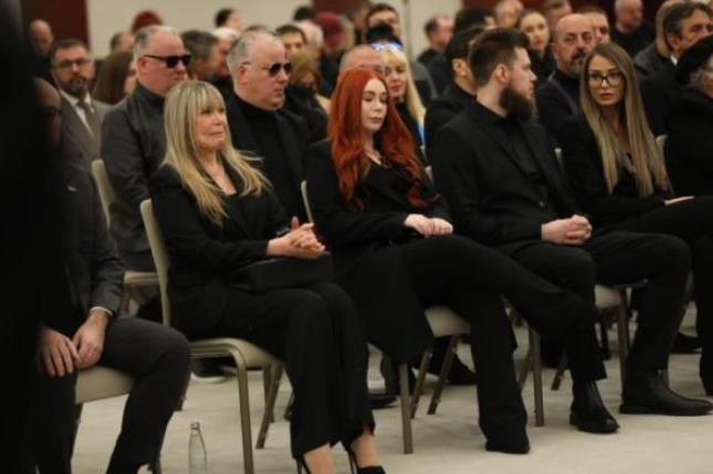 Prvo oglašavanje udovice Saše Popovića nakon njegove smrti: Kamatari su nam sve uzeli, ostavio nas je u dug0vima, molim da nam skupite pomoć, da kupimo sebi stan