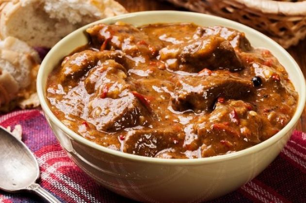 Recept za najbolji vojvođanski gulaš, svi kažu da je mnogo ukusniji od mađarskog: Poseban šmek mu daje 1 sastojak