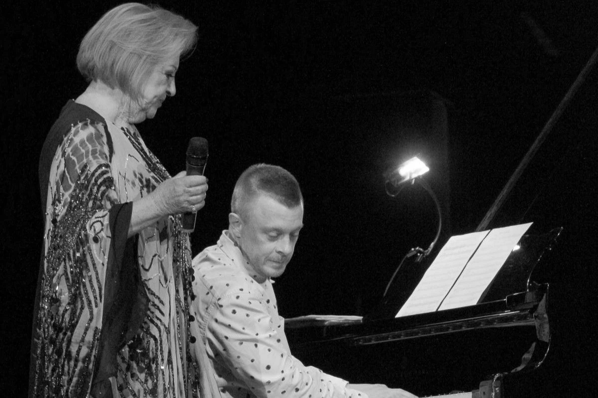 VELIKA TUGA U SRBIJI!!UMRLA POPULARNA PJEVČICA.