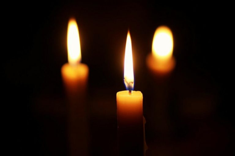 VELIKI GUBITAK I TUGA KAKVA SE NE PAMTI!!! Iznenadna smrt naše popularne pevačice ostavila je sve u ŠOKU…