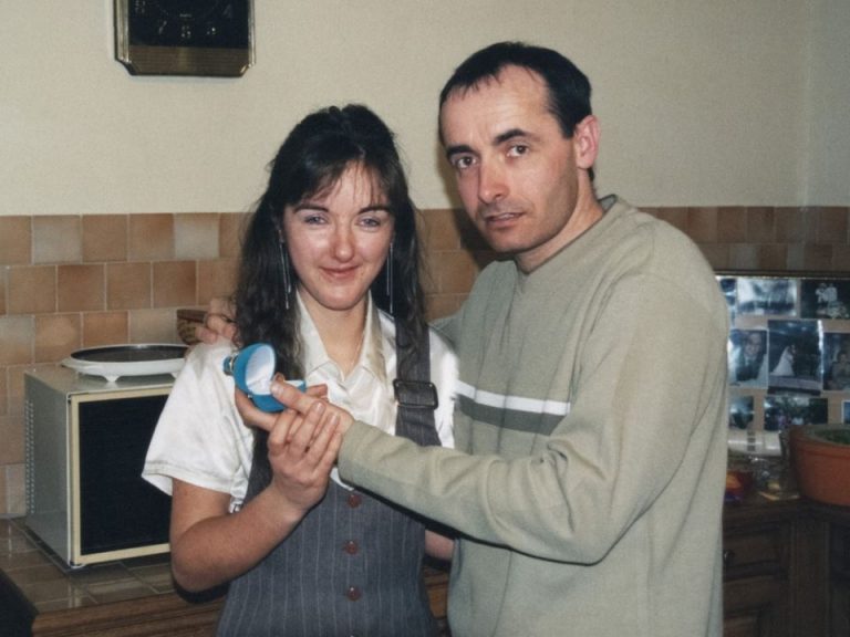 Darko iz Aleksinca oženio Albanku, a kad su njeni videli šta ima u kući umalo se prevrnuli od šoka: Rodila mu sina i ćerku, a onda je usledio pakao