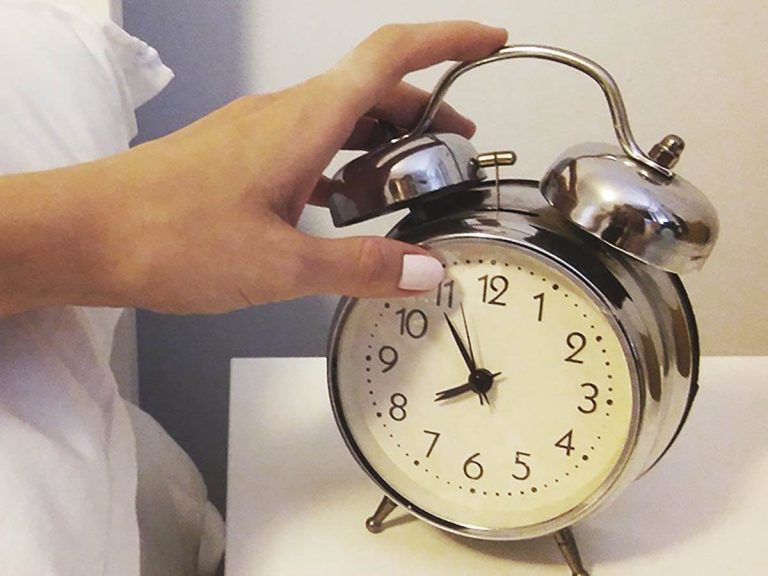 OVO SKORO SVI RADE ČIM SE PROBUDE, A GADNO GREŠE! U toku dana u riziku su od većeg STRESA, moguće su i GLAVOBOLJE