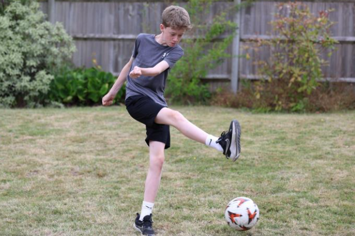 Sašu (11) je majka ispratila na trening, a onda mu se izgubio svaki trag: 22 godine kasnije u njegovim patikama pronašla je poruku