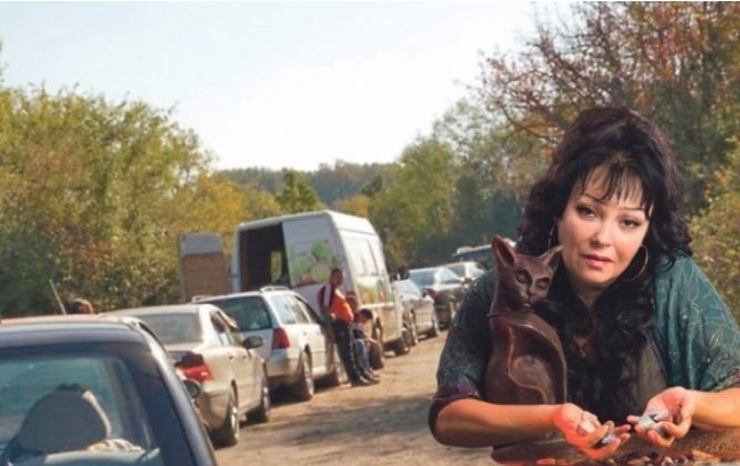 Šok: Kod Leskovca se pojavila nova Baba Vanga- Veliki broj ljudi danima ceka da vide “vidovitu Marinu” i da ih ona lijeci!