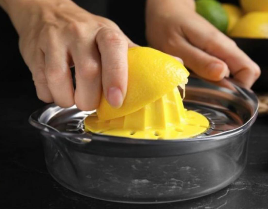 SVI PIJU VODU SA LIMUNOM, A TREBA DODATI JOŠ JEDAN SASTOJAK: Istopiće vam masne naslage brže nego ikad