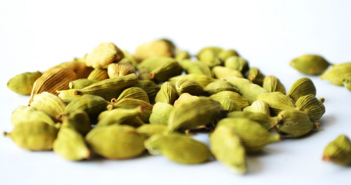 Kafa s ovim dodatkom briše naslage i OTPAD iz crijeva poput usisivača: Dovoljan je samo prstohvat!