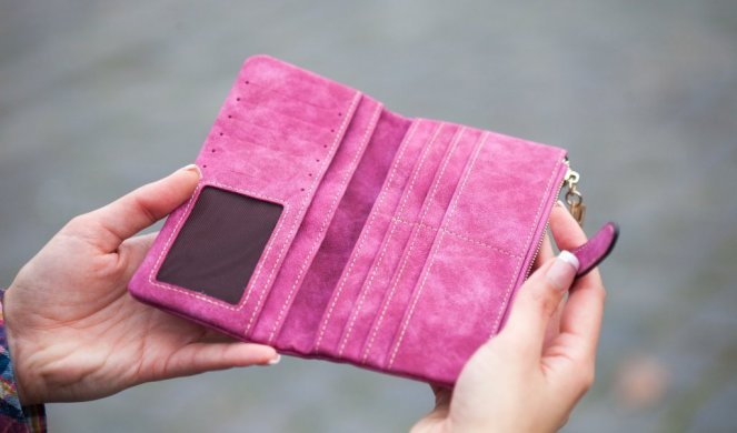 0V0 danas 0BAVEZN0 ubacite u novčanik i imat ćete „PARA KA0 SLAME!”