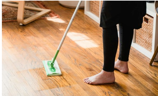 U vodu kojom brišete pod uvijek dodajte samo mrvicu ovog praha, cijela kuća će danima predivno mirisati