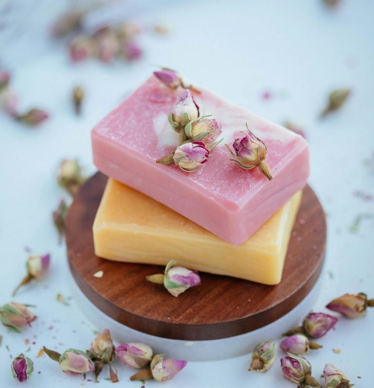 Zvuči čudno, ali djeluje: Evo zašto bi sapun trebalo držati pored kreveta