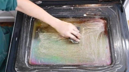 NE MORATE SKIDATI STAKLO! Evo kako da očistite fleke između duplih stakala rerne: ŽENA PODIJELILA TRIK NA DRUŠTVENIM MREŽAMA