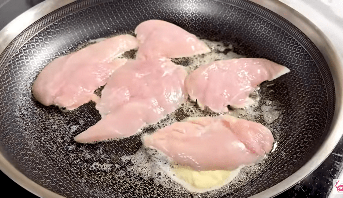 Pravim 0vu piletinu s gljivama 3 puta sedmično! 😋 u jednoj tavi | Recept za večeru iz jedne tave…